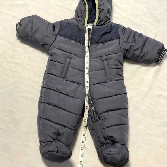 Carter’s snowsuit. Size 6-9 months. - Picture 2 of 4